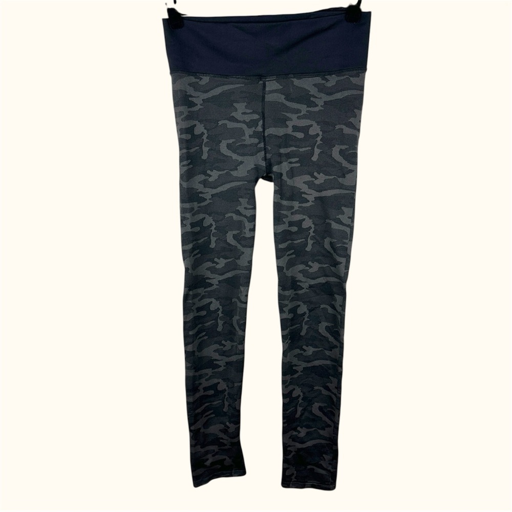 Splendid Camo Leggings Women’s Size Medium Stretch Performance Activewear